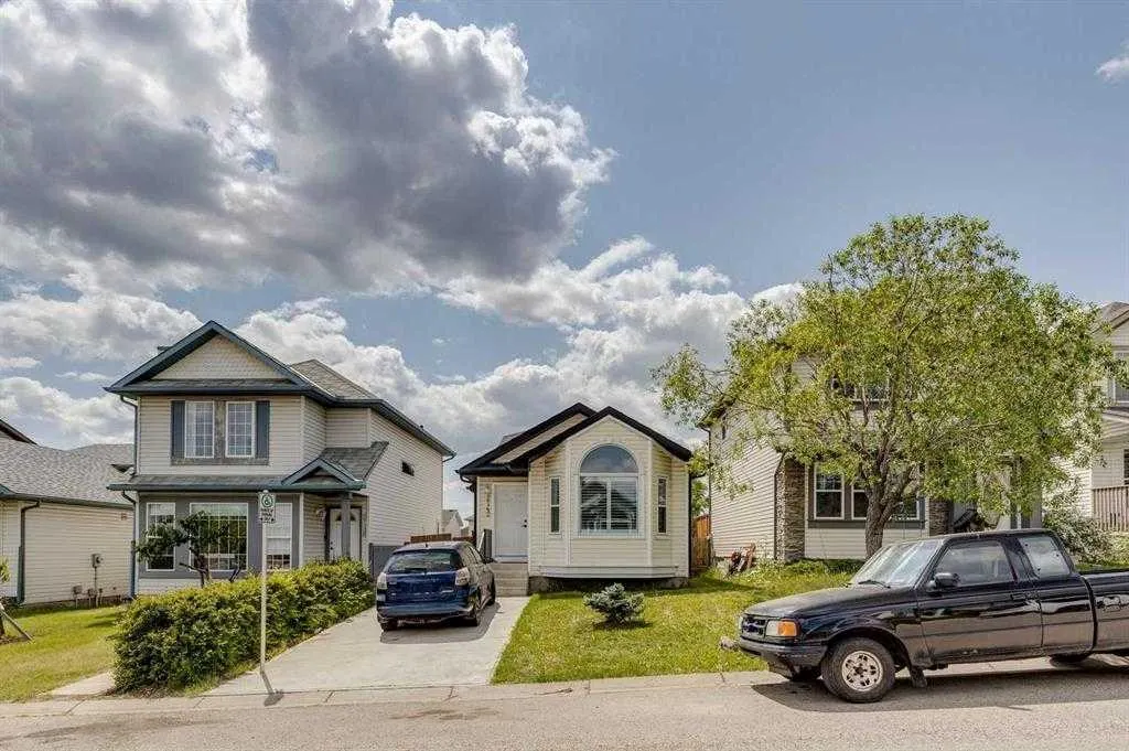 2142 Country Hills Circle NW