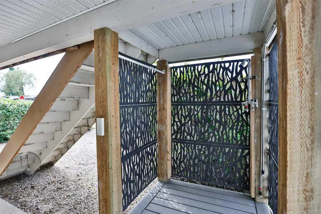 645 Lakeside Drive