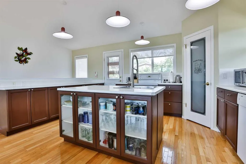645 Lakeside Drive