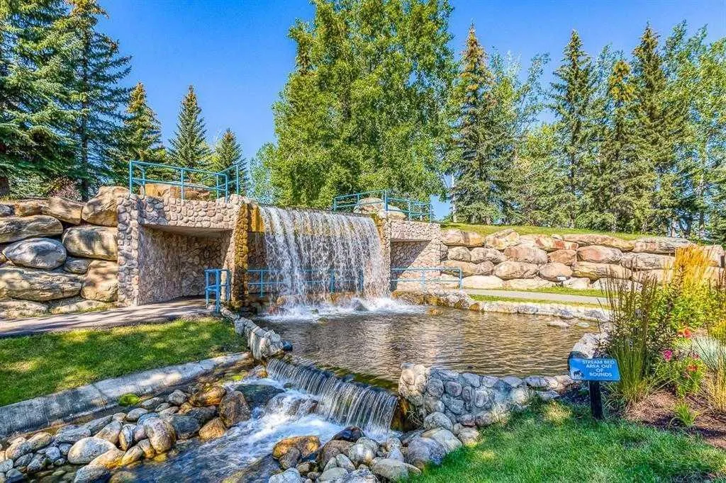 15 Chaparral Crescent SE
