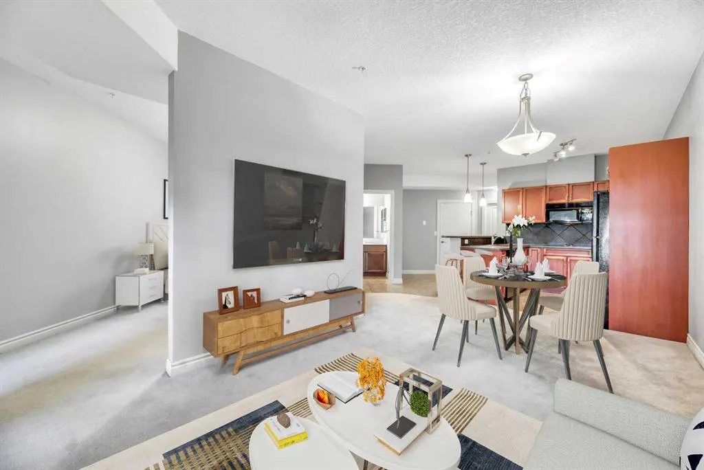 60 Royal Oak Plaza NW, #127