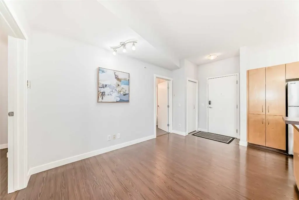 69 Springborough Court SW, #341
