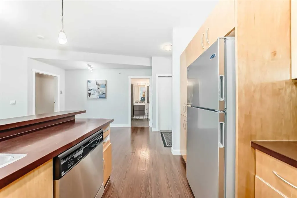 69 Springborough Court SW, #341