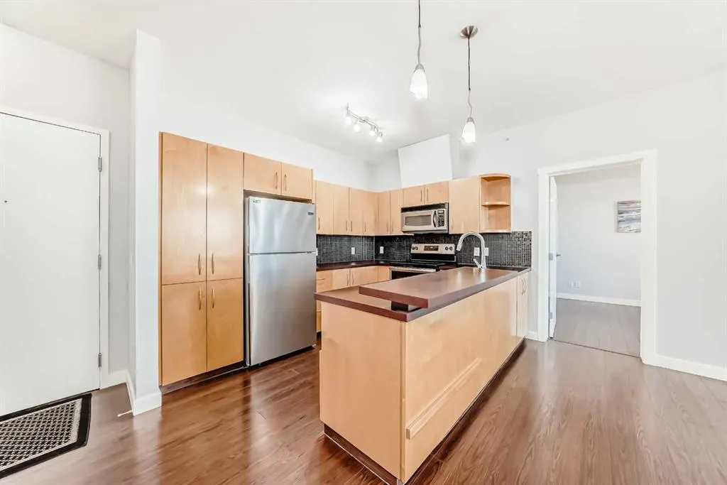 69 Springborough Court SW, #341