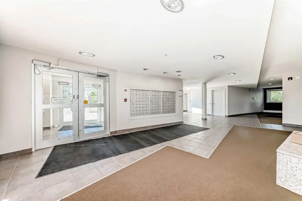 69 Springborough Court SW, #341