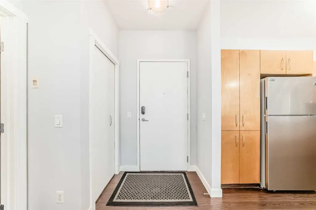 69 Springborough Court SW, #341