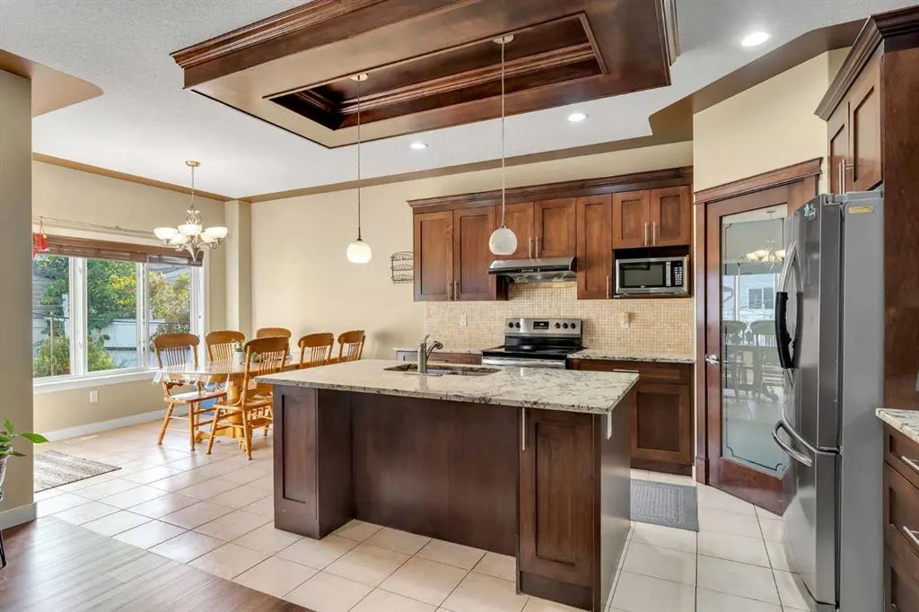 41 Saddlelake Green NE