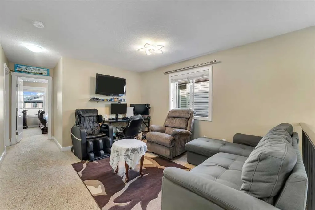 41 Saddlelake Green NE