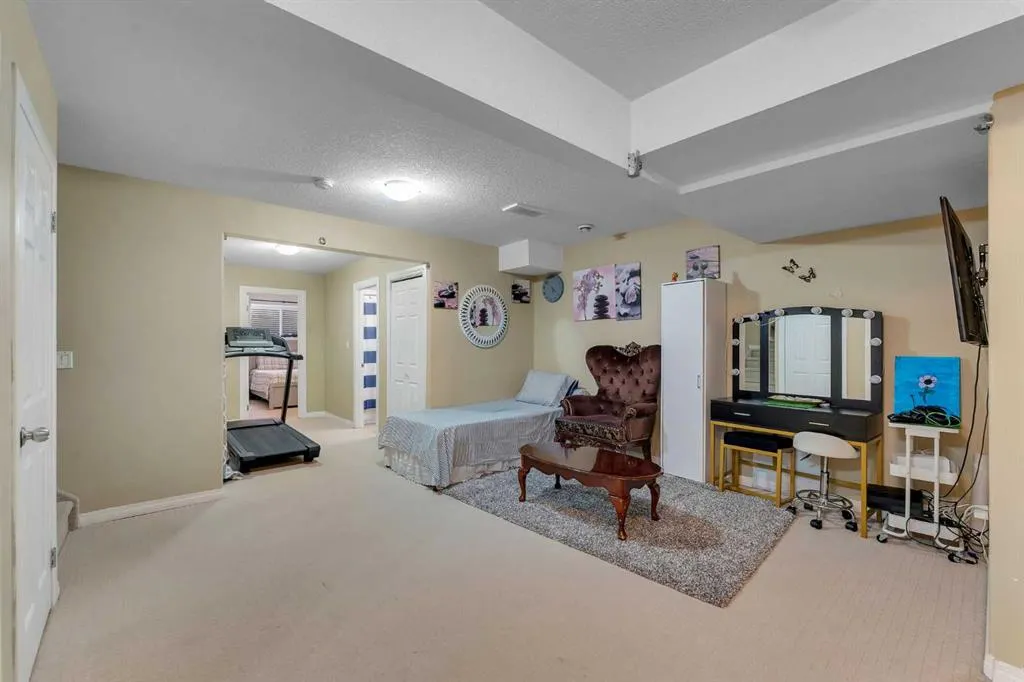 41 Saddlelake Green NE