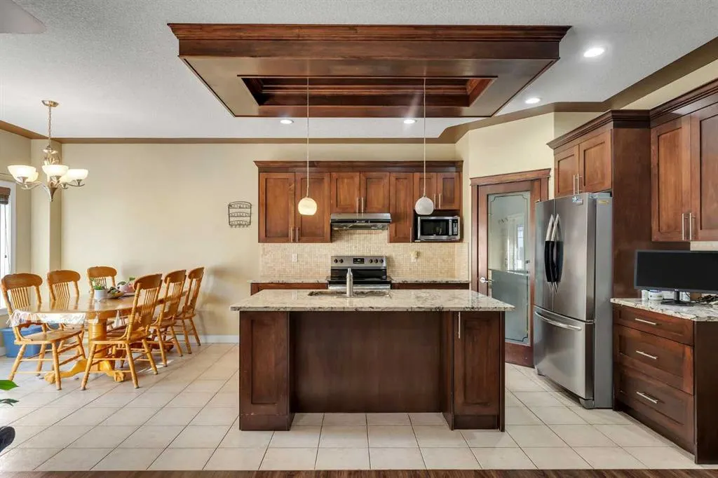 41 Saddlelake Green NE