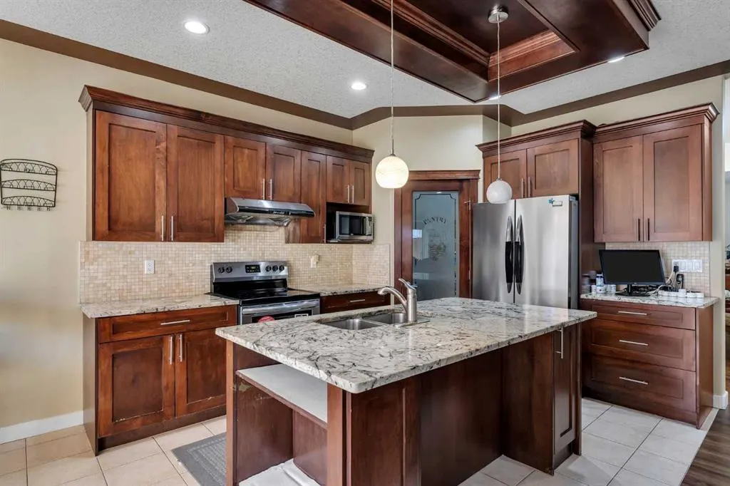 41 Saddlelake Green NE