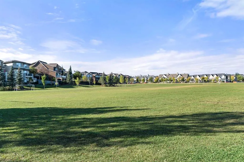 49 Marquis Grove SE