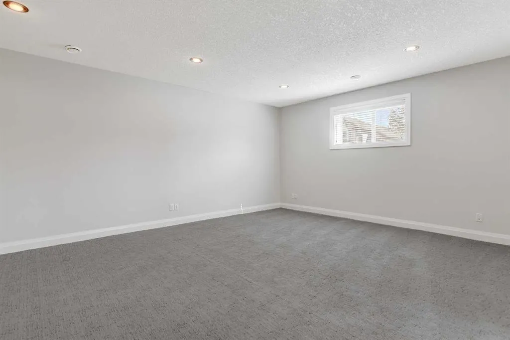 12902 105 Street Street