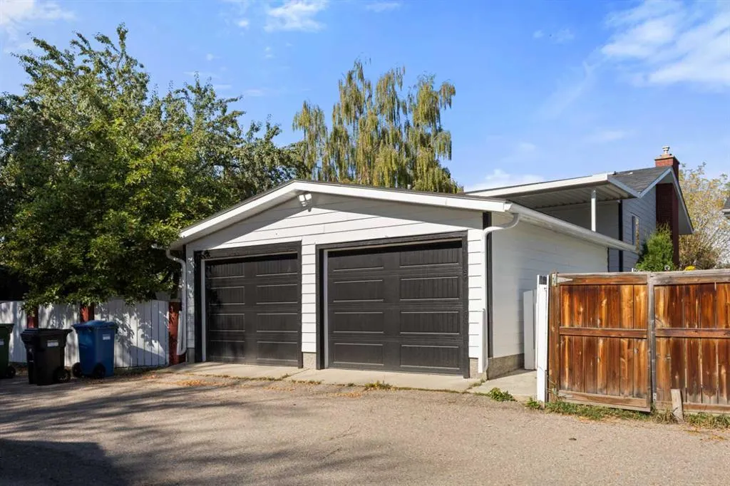 10616 Mapleglen Crescent SE