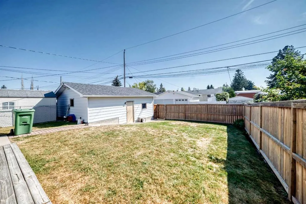 2107 Munro Drive NE