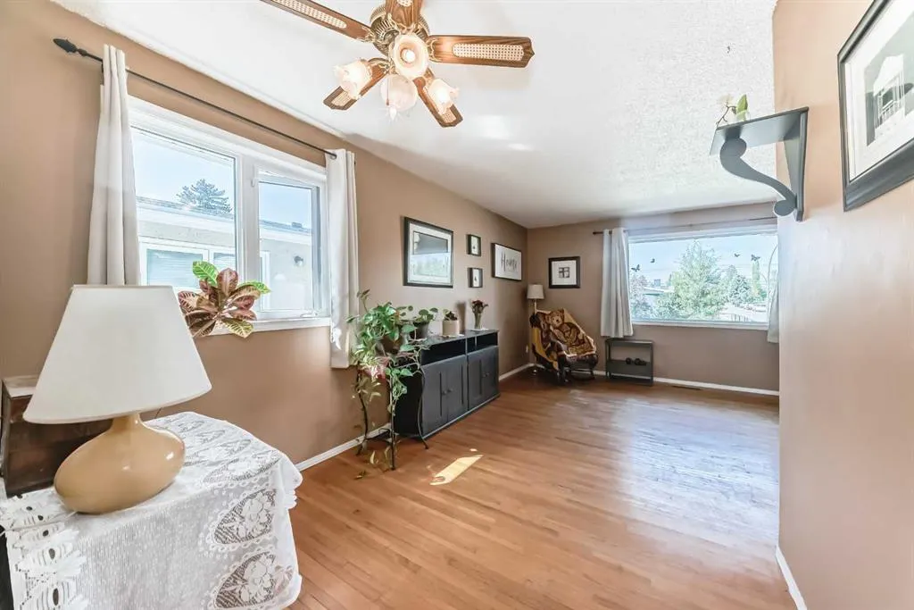 2107 Munro Drive NE