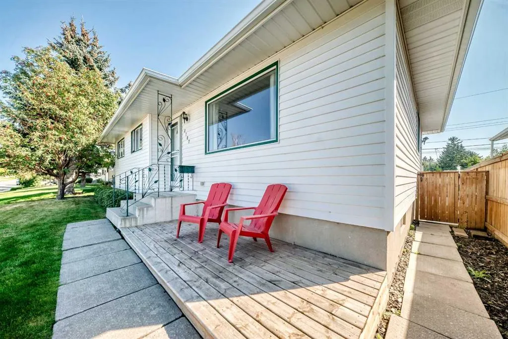 2107 Munro Drive NE