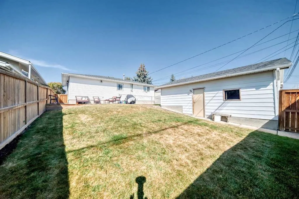 2107 Munro Drive NE