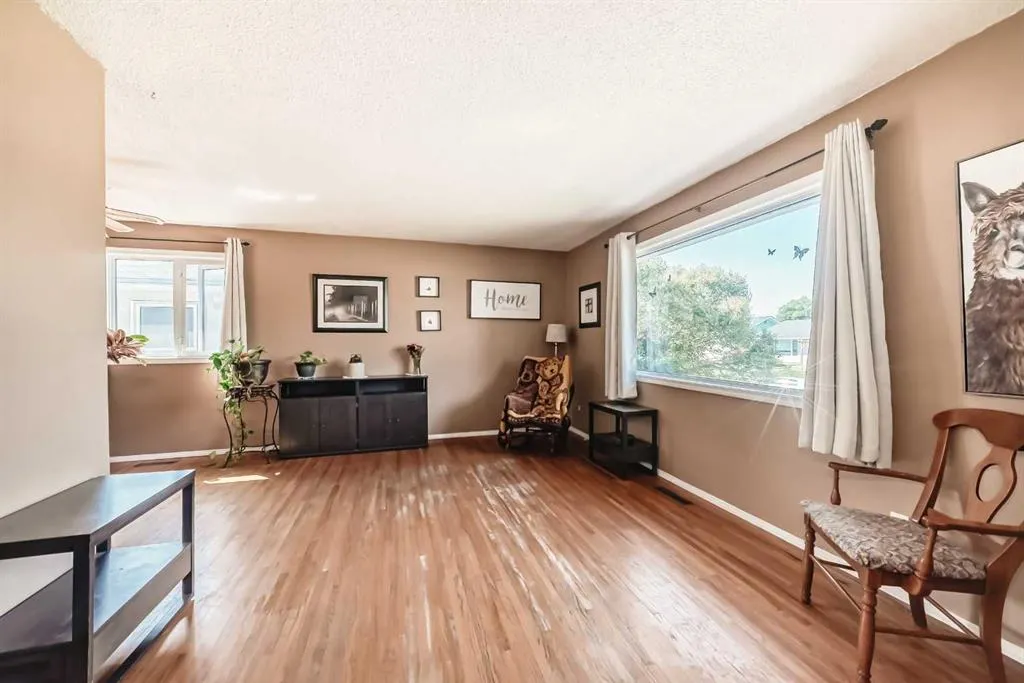 2107 Munro Drive NE