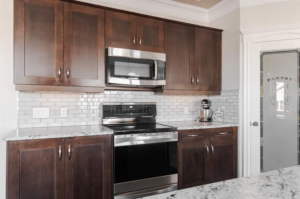 161 Lynx Crescent