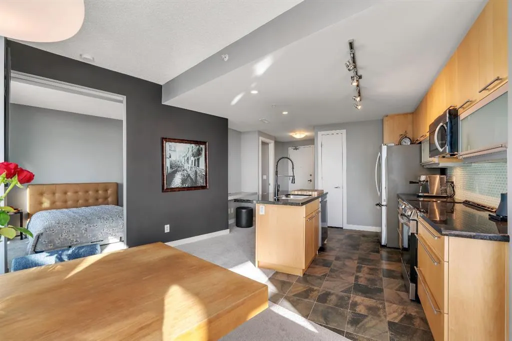 215 13 Avenue SW, #1006