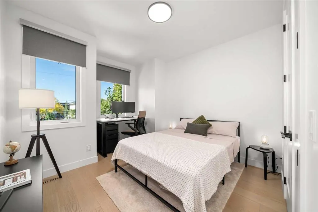 2503 20 Street SW
