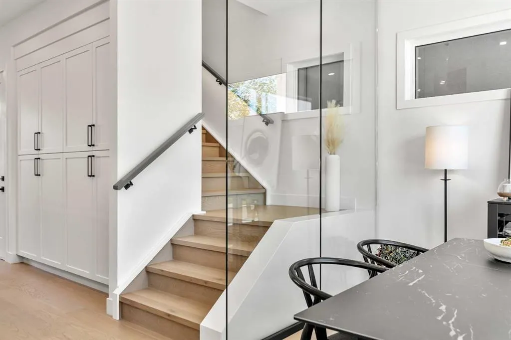 2503 20 Street SW