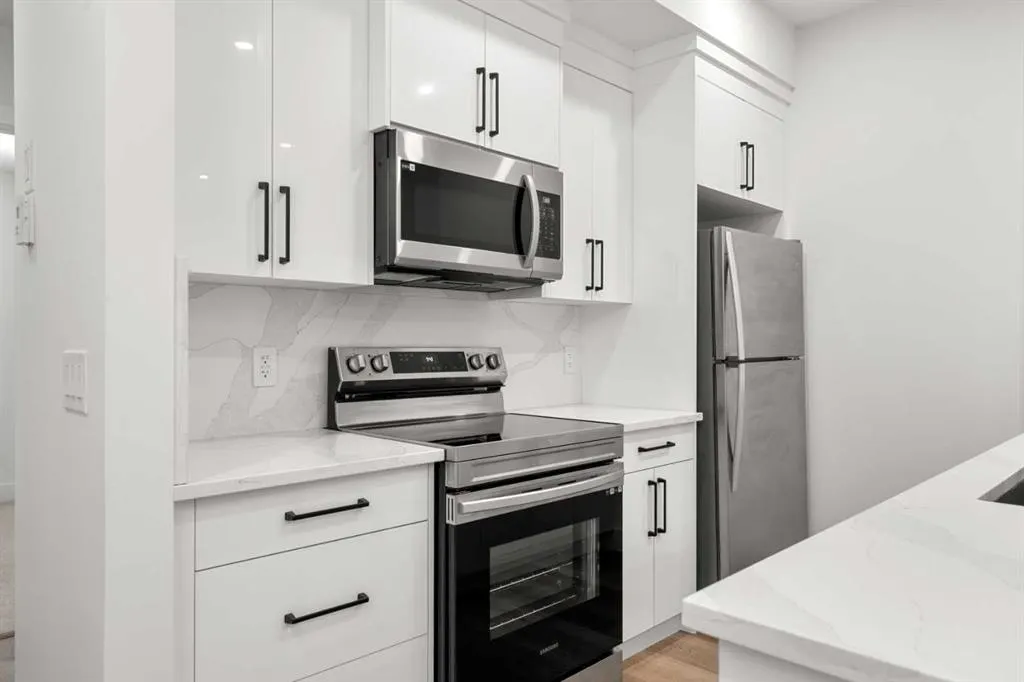 2503 20 Street SW