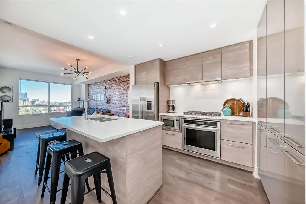 38 9 Street NE, #712