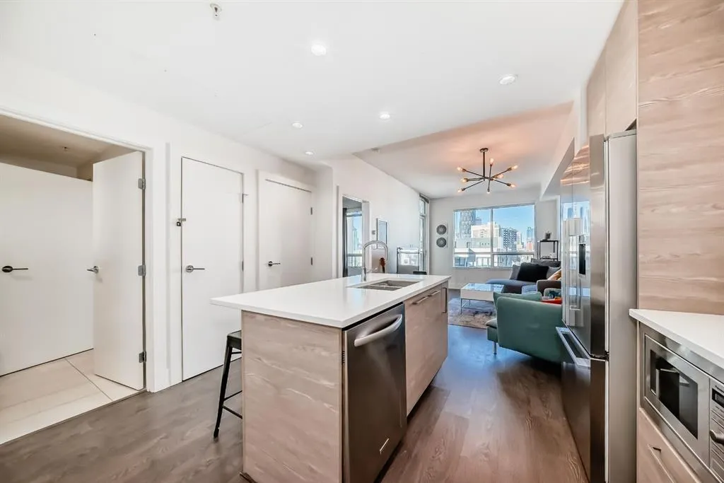 38 9 Street NE, #712