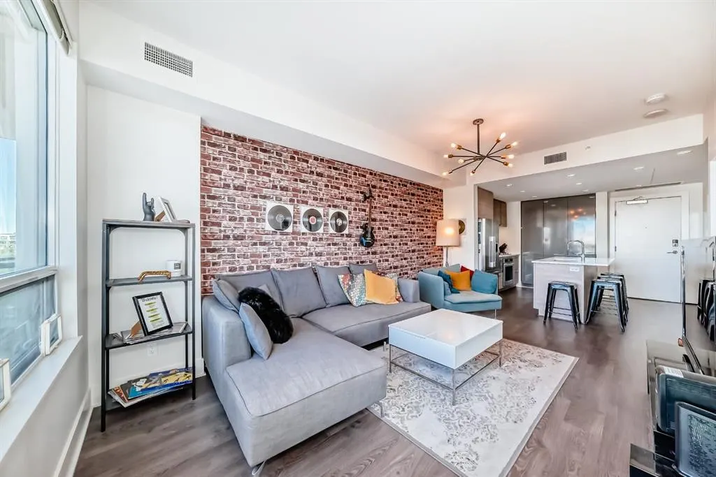 38 9 Street NE, #712