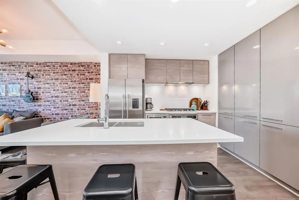 38 9 Street NE, #712