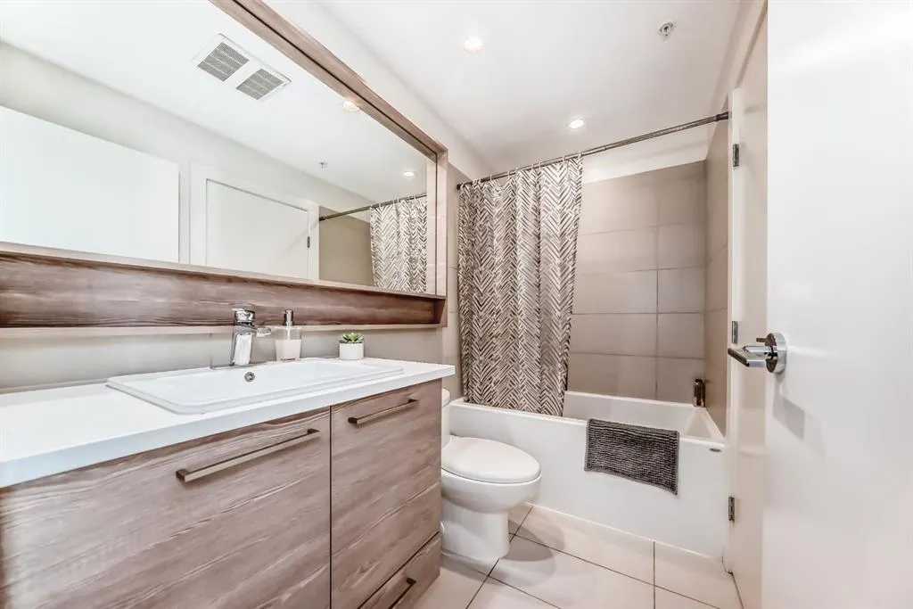 38 9 Street NE, #712