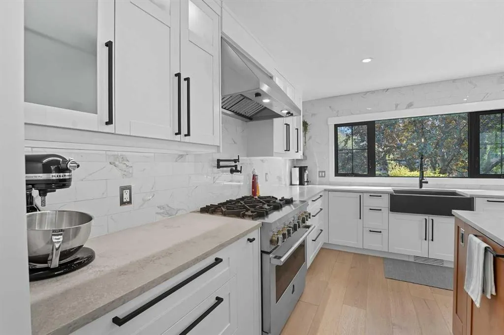 7 Roselake Street NW