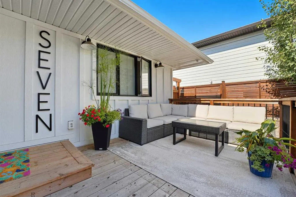 7 Roselake Street NW