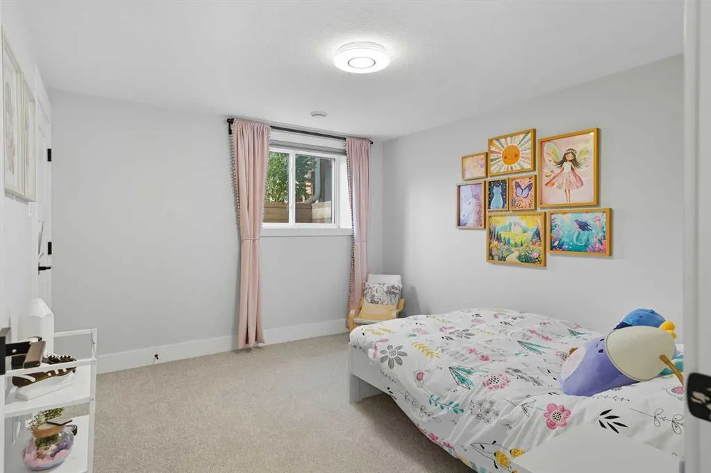 7 Roselake Street NW