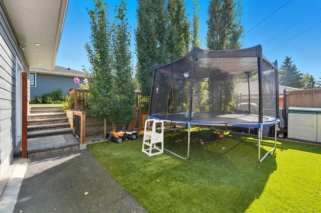 7 Roselake Street NW