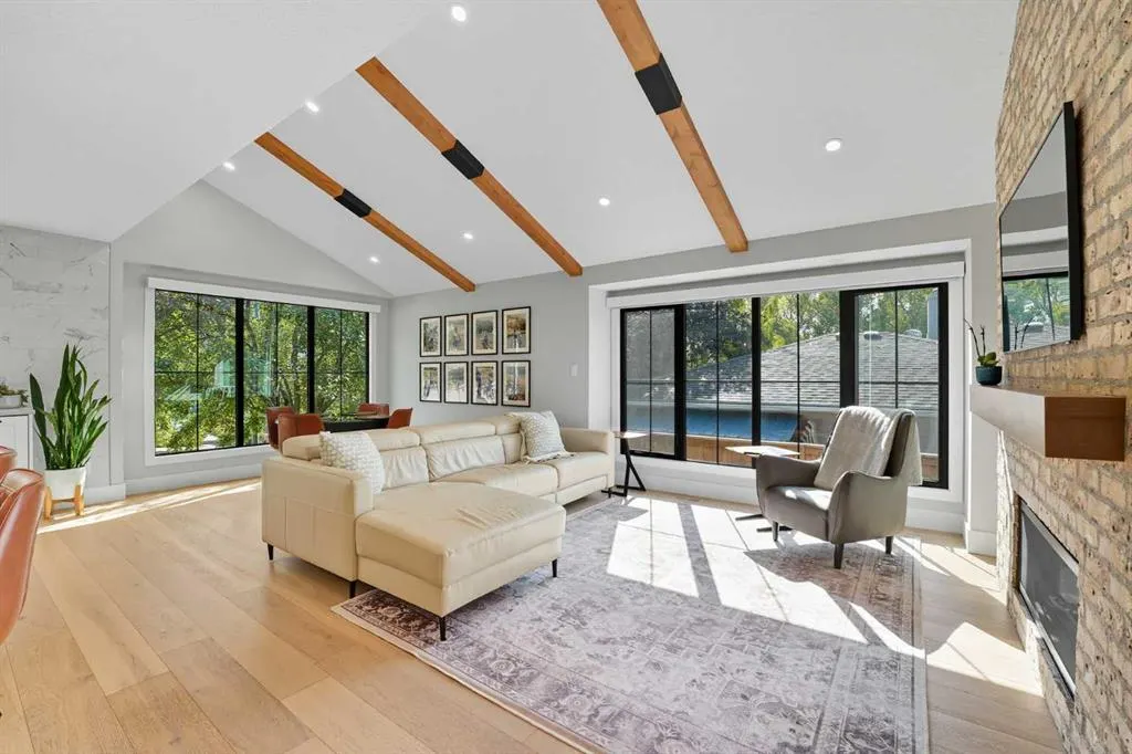 7 Roselake Street NW