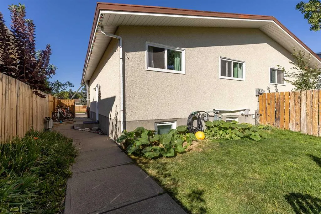 67 Laval Boulevard W