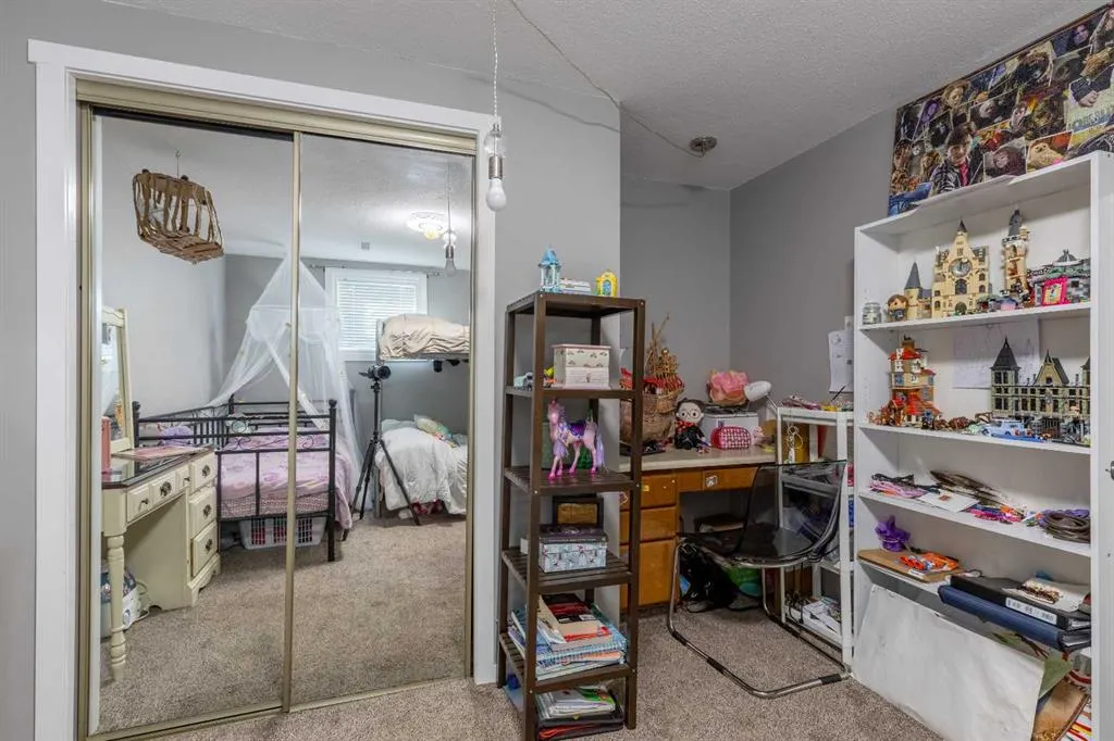 67 Laval Boulevard W