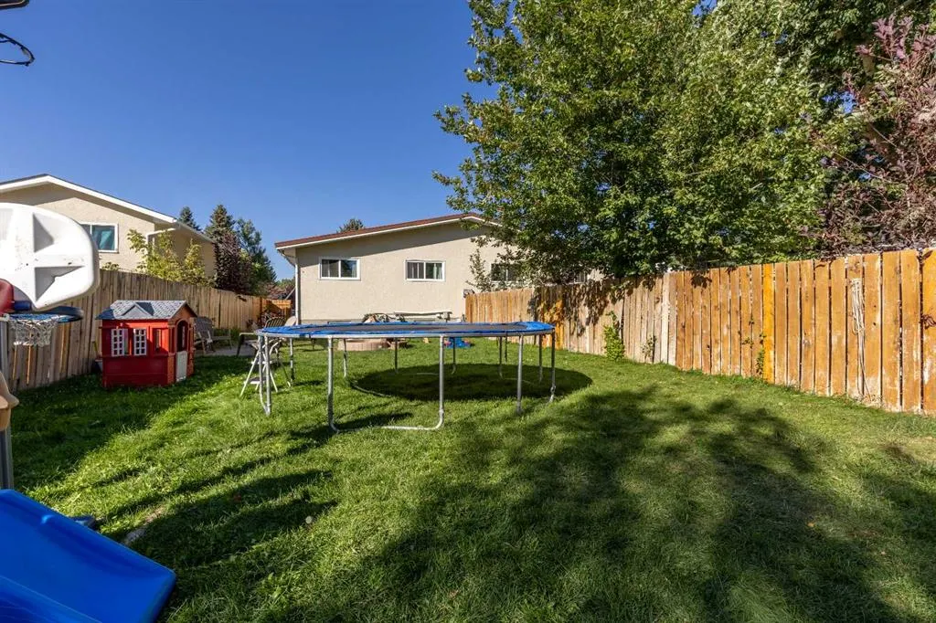 67 Laval Boulevard W