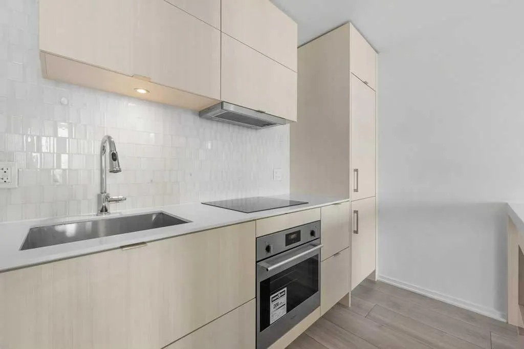 615 6 Avenue SE, #130