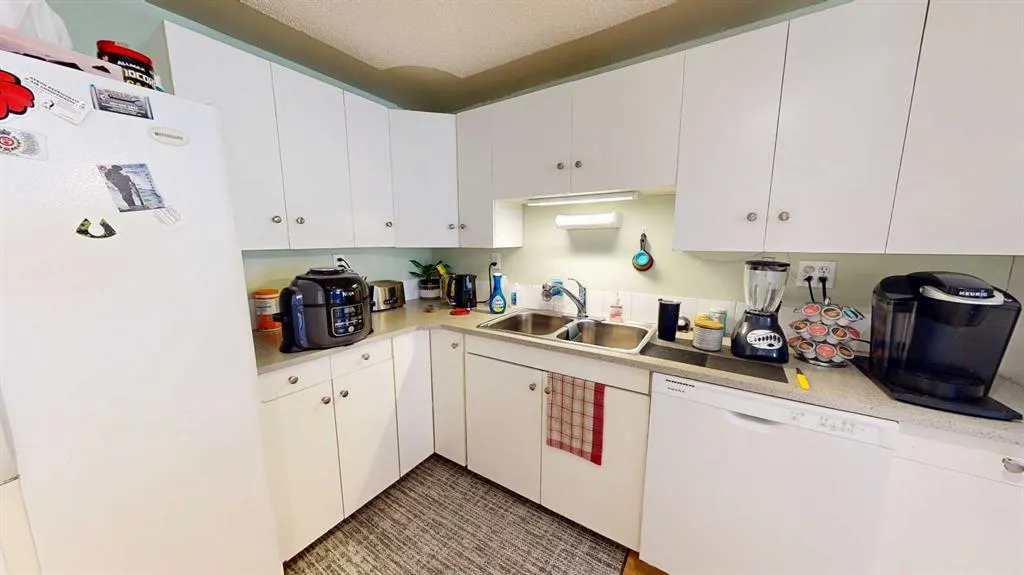 25 De Havilland Boulevard SW