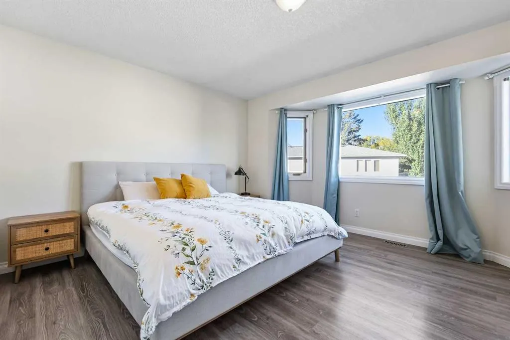 392 Killarney Glen Court SW