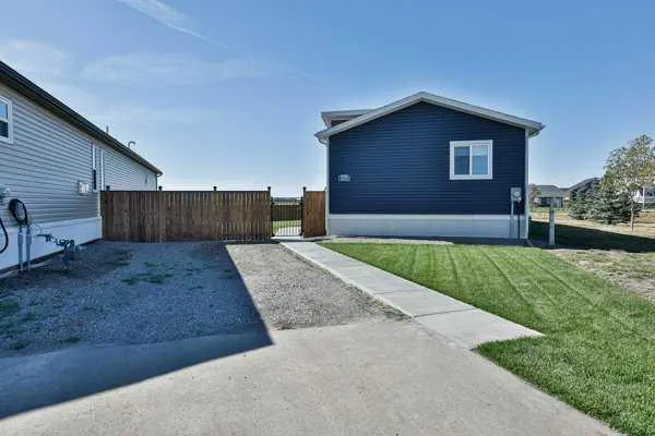 2037 Sunflower Crescent