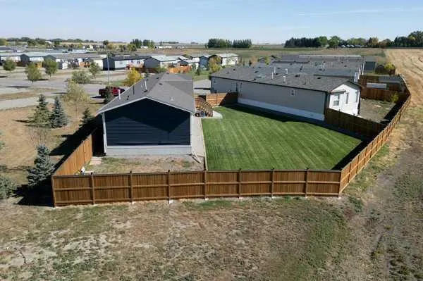 2037 Sunflower Crescent
