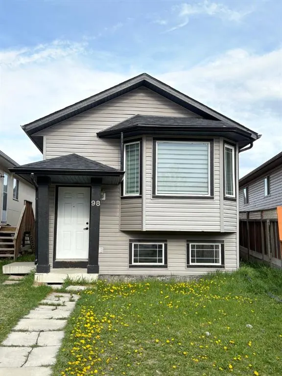 98 Tarawood Road NE