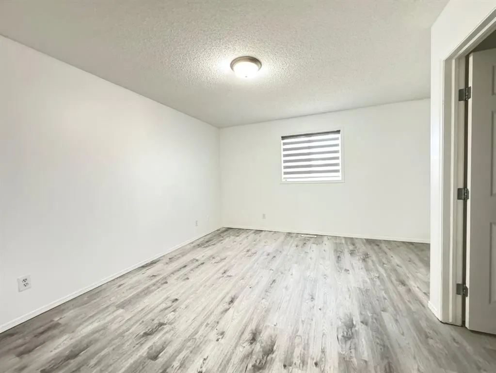 98 Tarawood Road NE