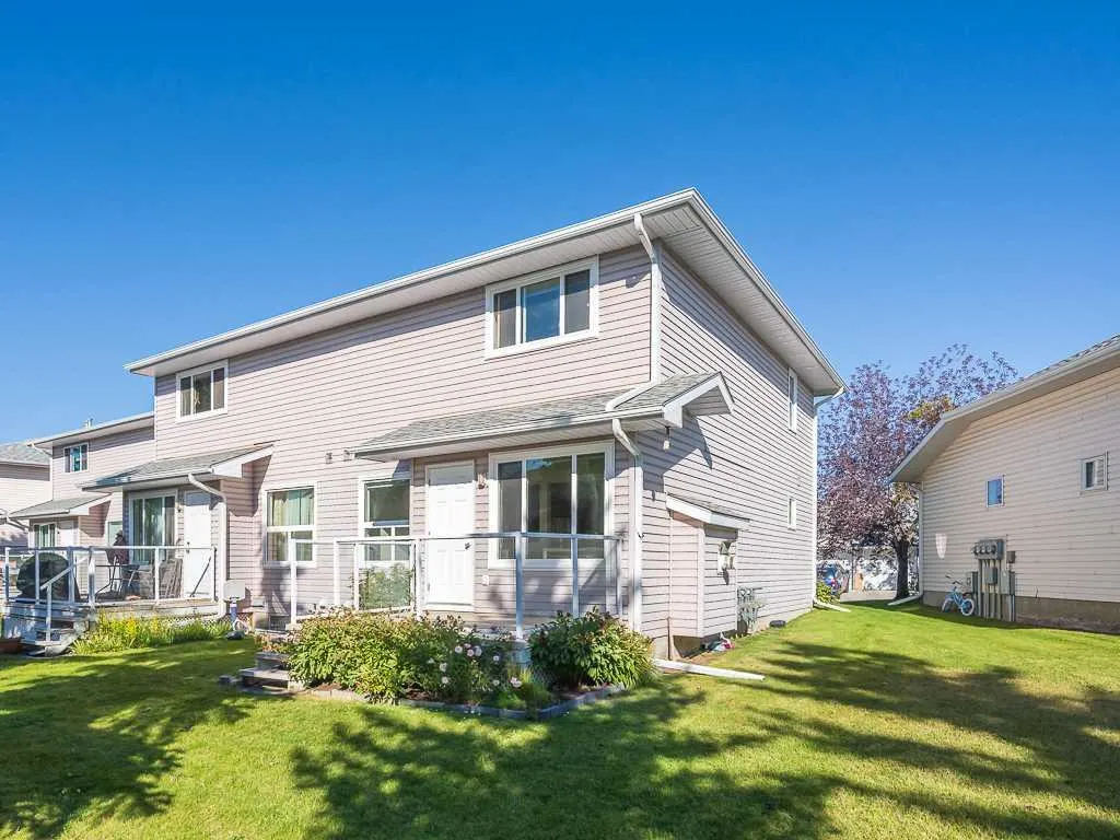 100 Catalina Circle NE