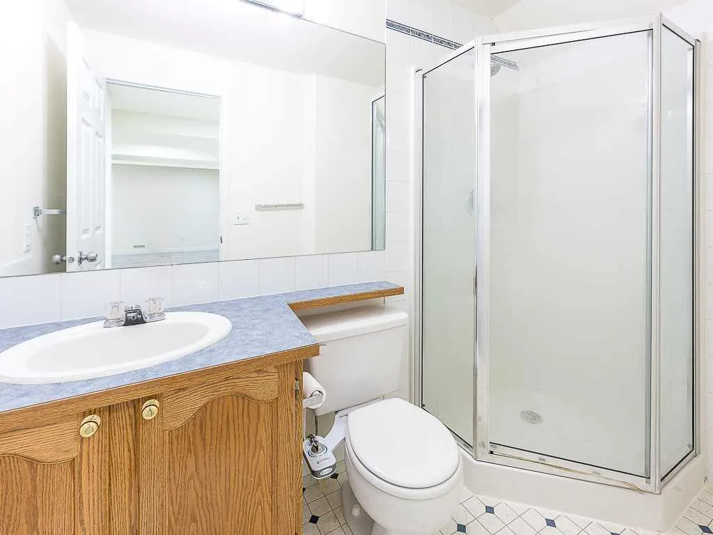 100 Catalina Circle NE